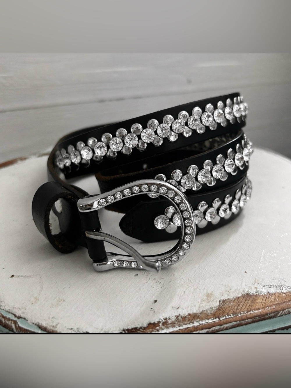 Crystal-Embellished Black Leather Belt, Womens L/XL. See measurements.